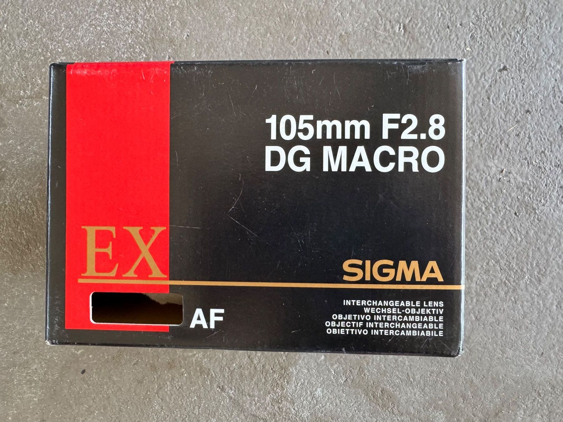 Sigma Obiettivi: Sigma 105 mm F/2.8 Makroobjektiv – Usato da Glashütten venduto da Lautbirru 2
