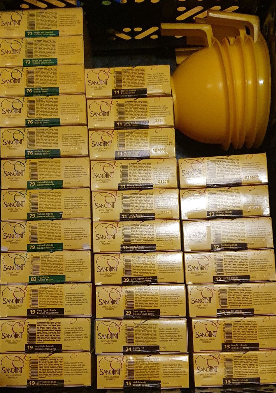 Färbemittel: Haare schonend färben 22 Neue Packungen – Neu und originalverpackt aus Wolfhausen von lho_lg9y