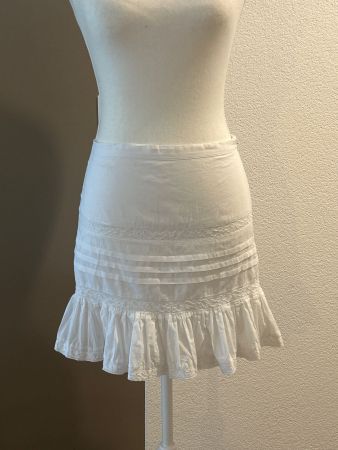 Rock weiss mit Rüschen und Spitzen von Asos Desing Grösse 36