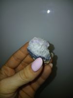 Edelstein Amethyst in weissem Quarz