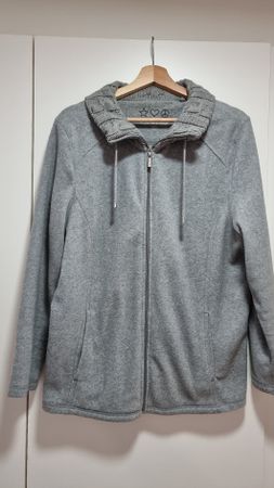 Grauer C&A Fleece Jacke Gr. L, Kuschelig und warm 