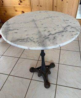 Set di tavolo e panche: Runder Marmortisch Bistrotisch mit 2 Stühlen – Usato da Goldingen venduto da edi_qhx9 1