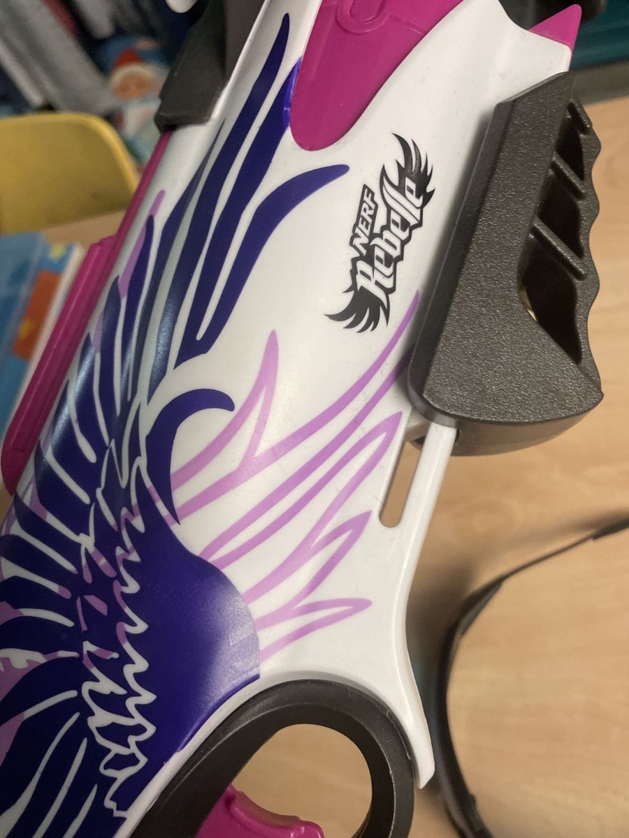 Nerf Giocattoli: Nerf Rebelle Armbrust mit Pfeilen und Brille – Usato da Obergerlafingen venduto da cabo4 2