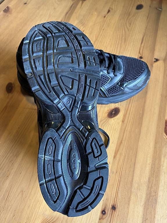 Scarpe da uomo: ASICS Gel-1130 Grösse 45 – Usato da Bern venduto da Sebivf 1