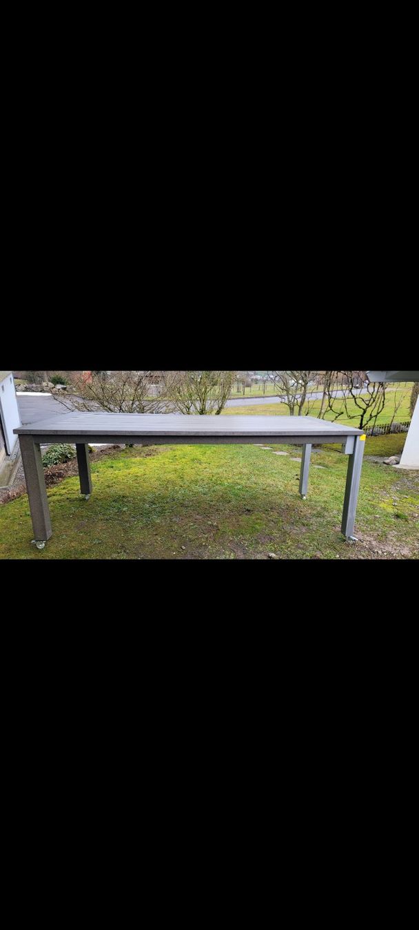Tavoli: Gartentisch auf Rollen – Usato da Niederlenz venduto da DaveDasWahnsinn