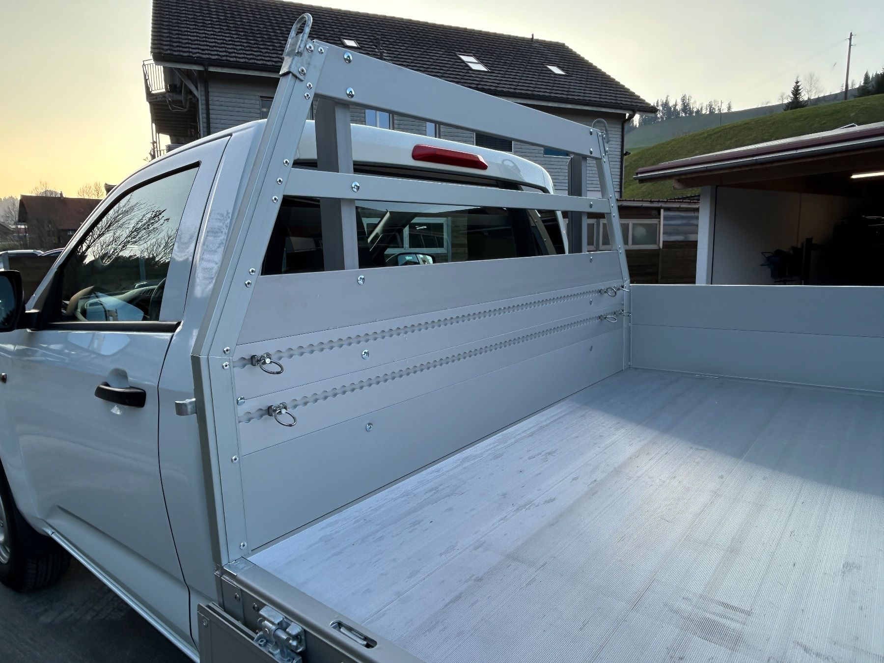 Isuzu Veicoli commerciali: ISUZU D-MAX 1.9 SingleCab N60B 4x4 – Usato da Escholzmatt venduto da schweizer007 8