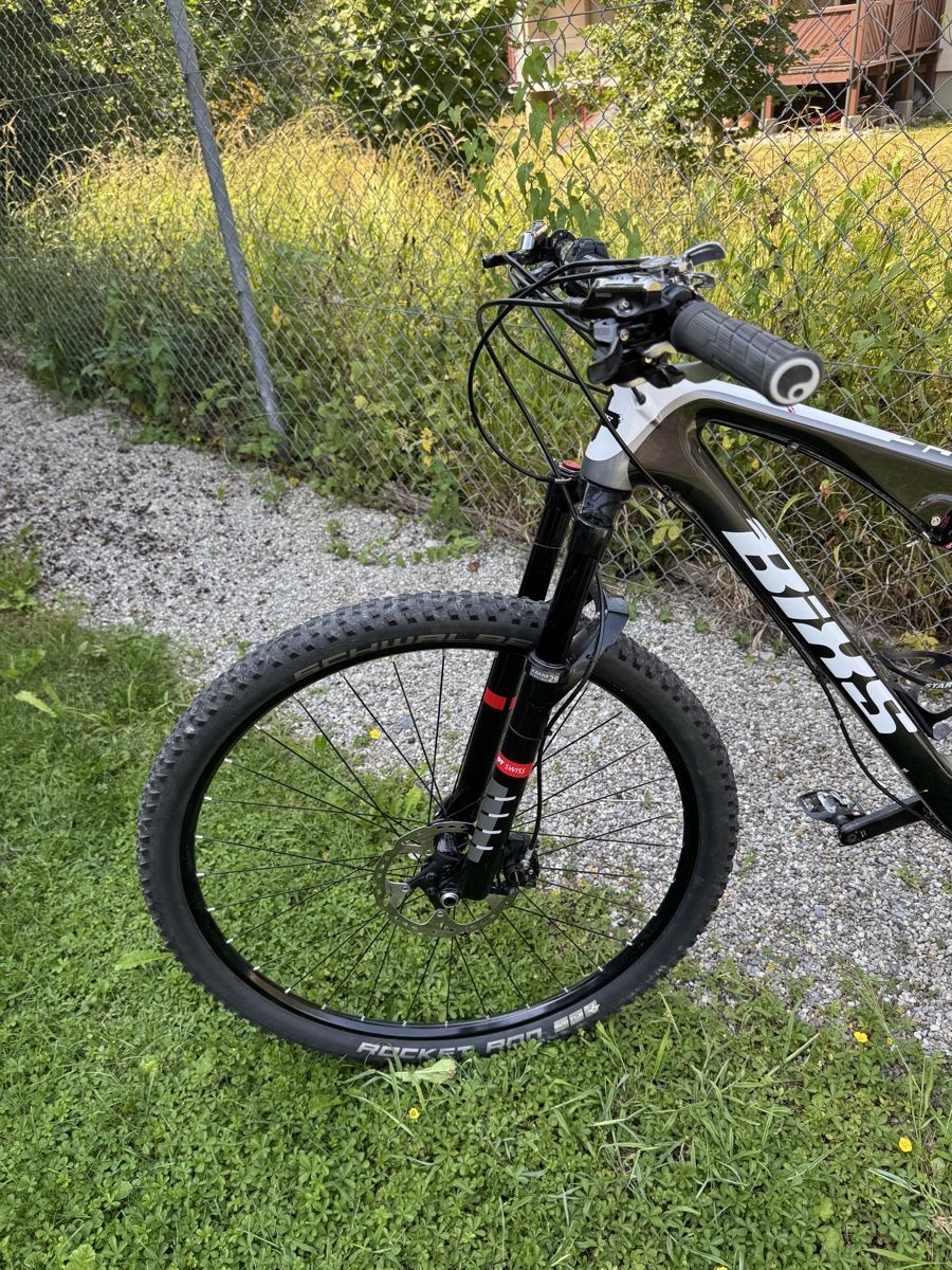 Bixs Biciclette: Bixs  Fully Carbon (Grösse L) – Usato da Lachen SZ venduto da amazonic 1