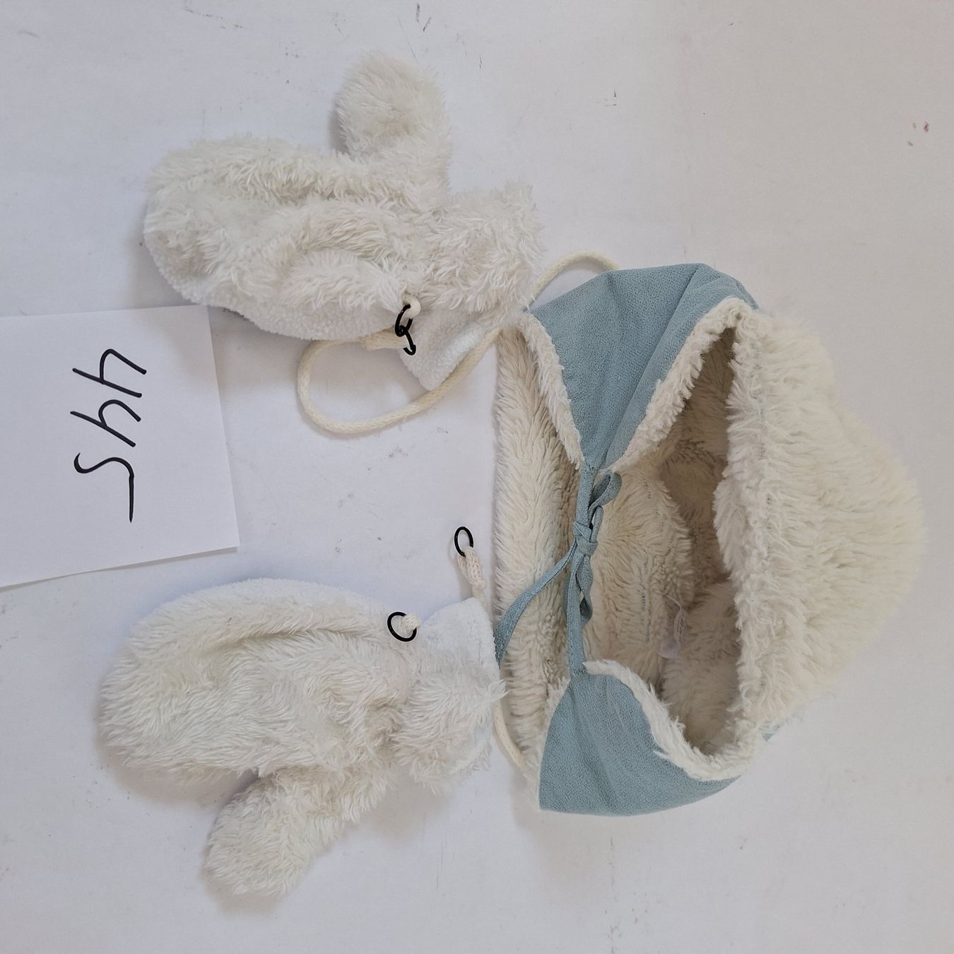 Lotti & Set di vestiti: Baba Mütze Handschuhe 50 – Usato da Chur venduto da copino 3
