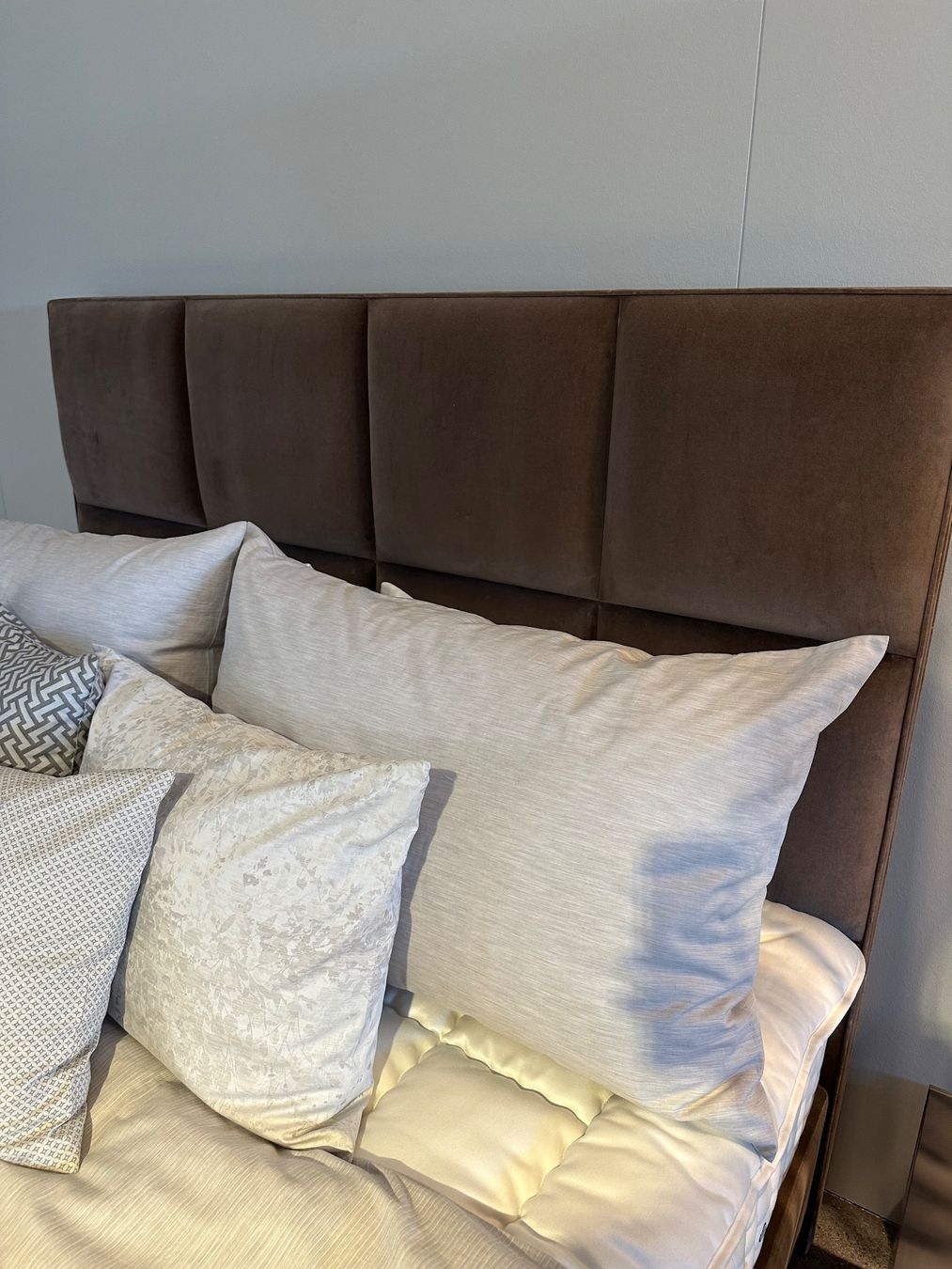 Betten: Boxspring Bett Vispring – Neu (gemäss Beschreibung) aus Kriens von AmreinWohnen 1