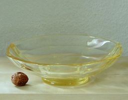 Saladier art déco en cristal jaune, années 1940-50