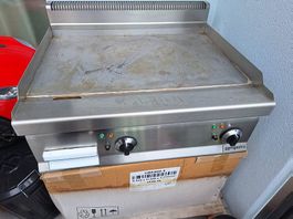 plancha électrique (90kg/7,1kW) de chez GGM gastro
