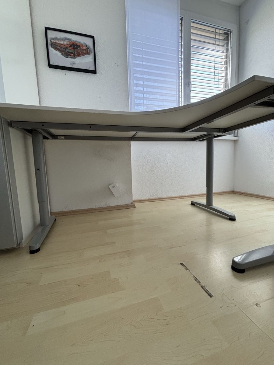 Schreibtische: Grosser Eckschreibtisch – Gebraucht aus Starrkirch-Wil von ren_nz5r 2