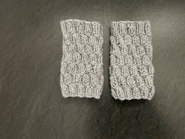 Handgestrickte Pulswärmer - Amedisli Grau mit Silberfäden