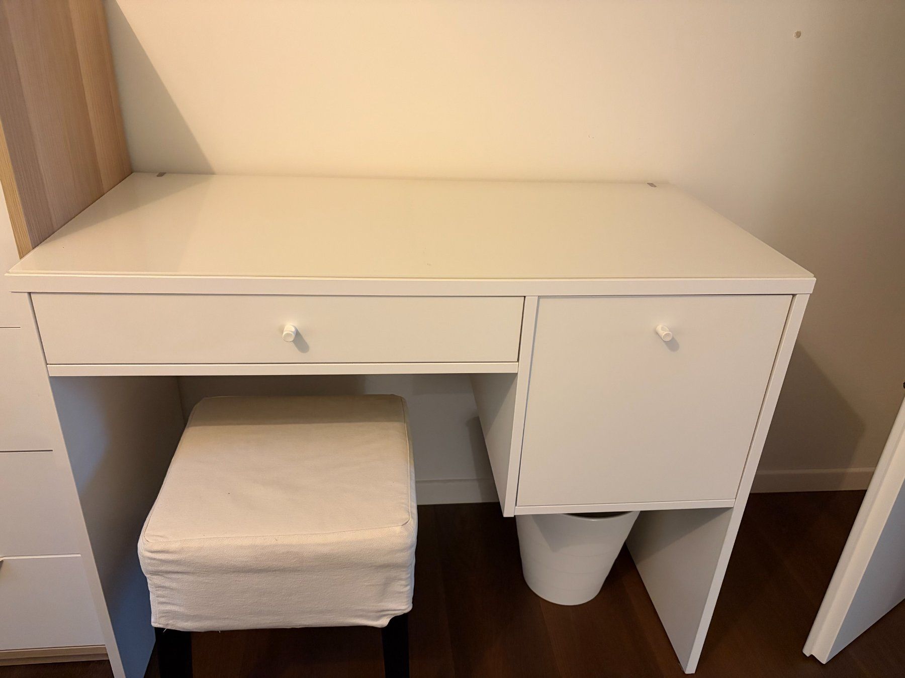 Ikea Tavoli da trucco: Schöner Schminktisch mit passendem Hocker – Usato da Grellingen venduto da csu_ly52 1