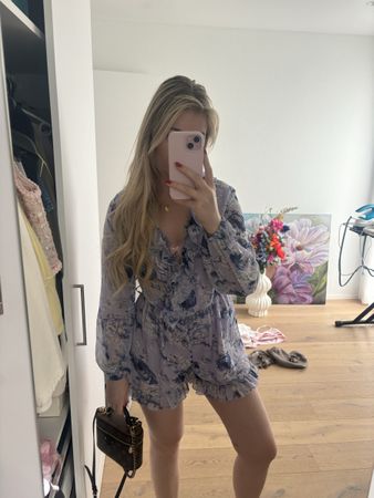 Sommerlicher Playsuit mit Blumenmuster, Grösse S🌸