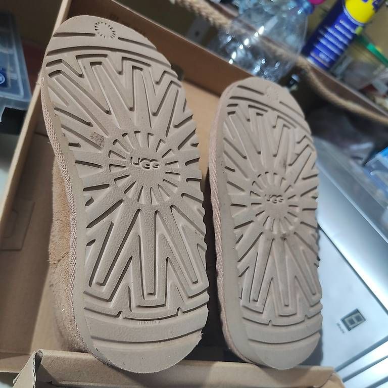 Scarpe da uomo: UGG Classic Mini II – Usato da Losone venduto da mar_n5ds 4