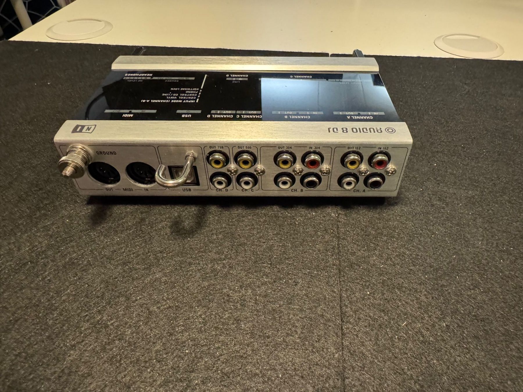 Traktor Studioequipment: Native Instruments Traktor Audio 8 – Gebraucht aus Glattpark (Opfikon) von iCon 2