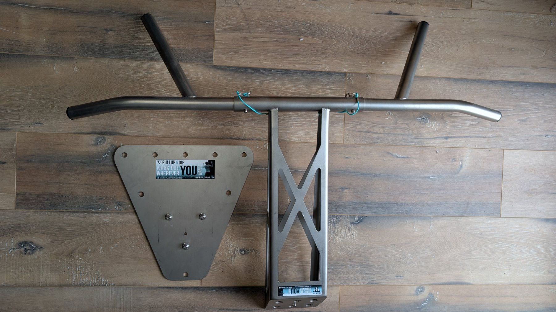 Vélos d'appartement: Pullup & Dip Klimmzugstation mit Wandhalterung gebraucht – D'occasion à Gibswil par AlienAnt 1