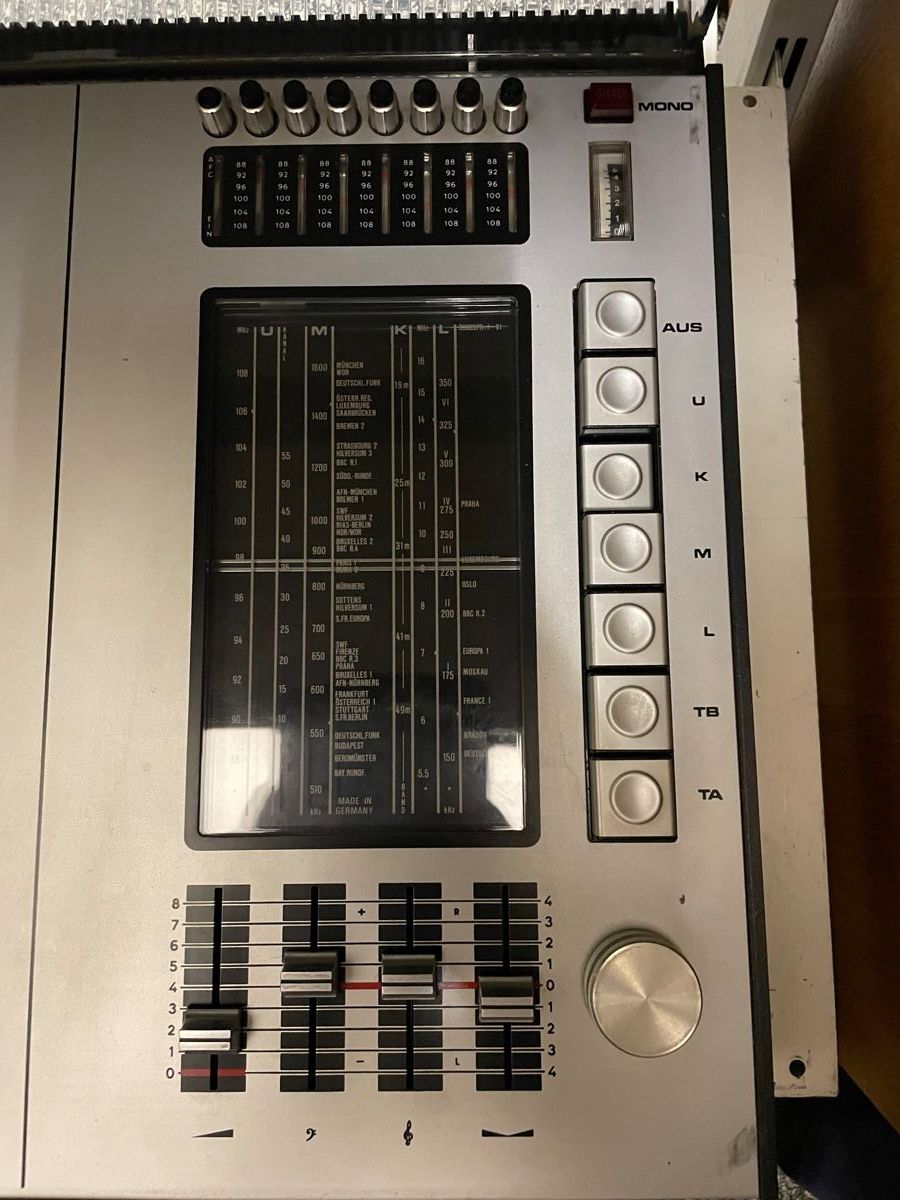 Grundig Radios: Grundig Center – D'occasion à Oftringen par Jradioman 6