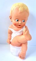 Vintage Quitsch/Gummi/Vinyl Puppe Junge auf Topf 1960