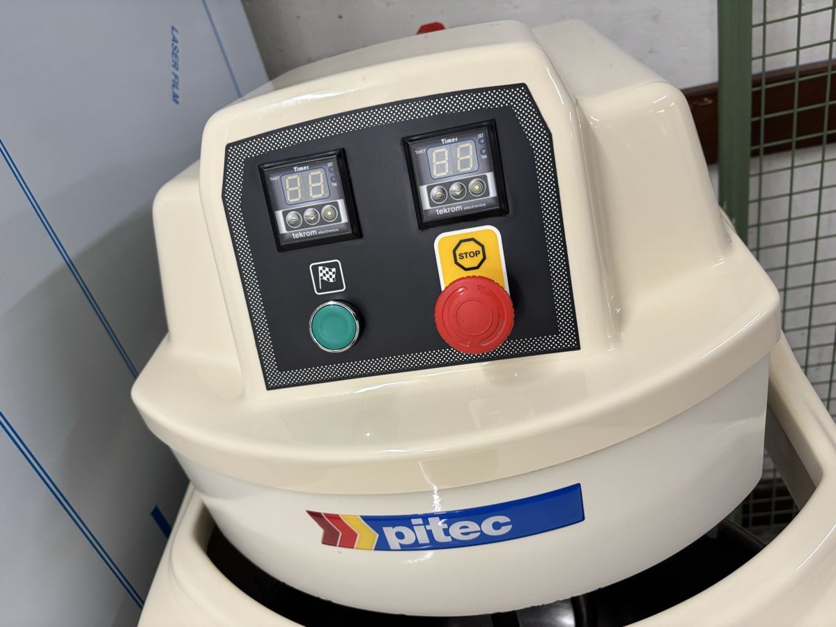 Elettrodomestici da cucina: Tiefkühler und Teigmaschine  – Usato da Dietikon venduto da dia_y8y5 3