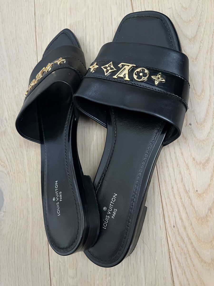 Louis Vuitton Scarpe da donna: Louis Vuitton Pantoletten, Schwarz, Gr. 37 – Usato da Zürich venduto da nina__viva 2