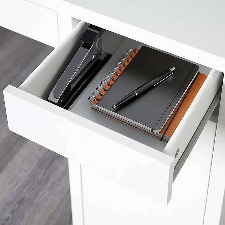 Schreibtische: Bureau Mickey Ikea – Gebraucht aus Bramois von Alderic 4