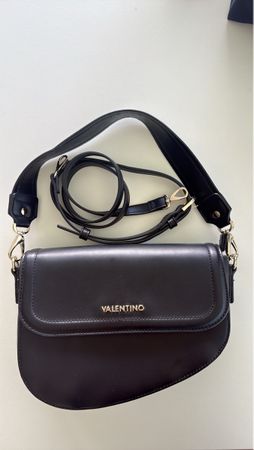 Elegante Valentino Handtasche in Schwarz - Neuwertig!