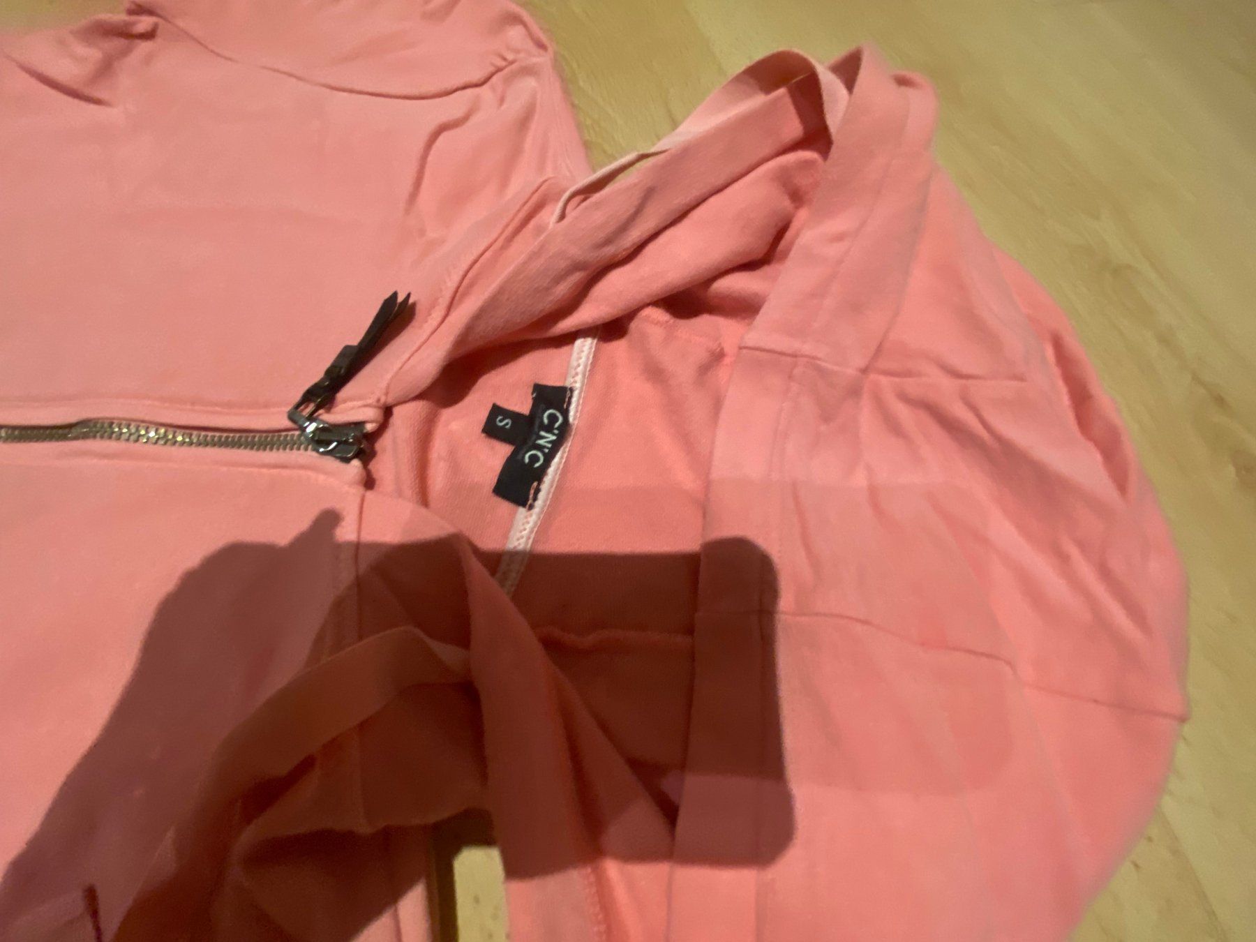 Pullover & Sweatshirts: CNC Kapuzenpullover Kurzarm – Gebraucht aus Vaduz von RapunzelLissi 1