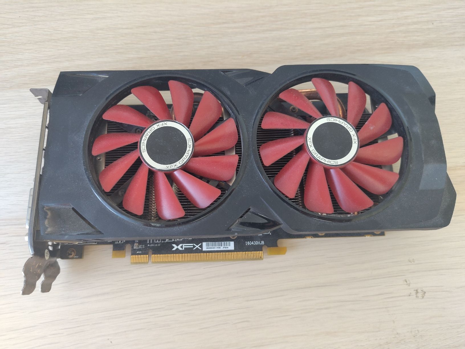 Amd Grafikkarten: Rx 570 P4D – Defekt aus Rüeggisberg von NoahEliaHiltbrunner