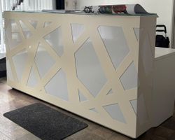 Réception bureau moderne design géométrique crème