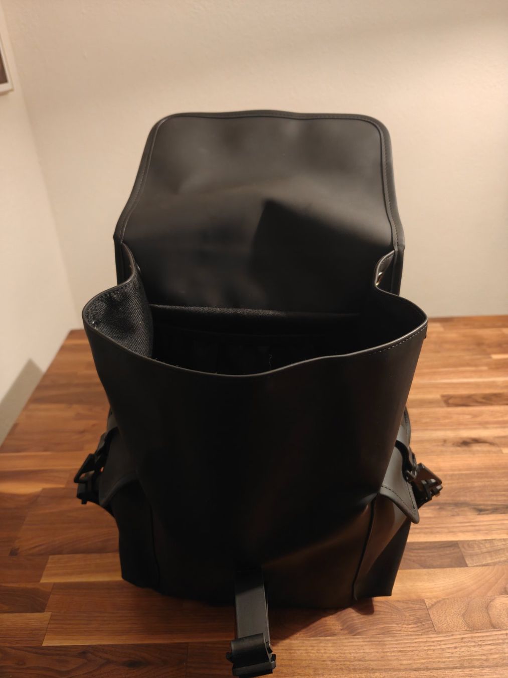 Rains Rucksäcke: RAINS Cargo Backpack – Gebraucht aus Niederwil SG von nad_f92p 1