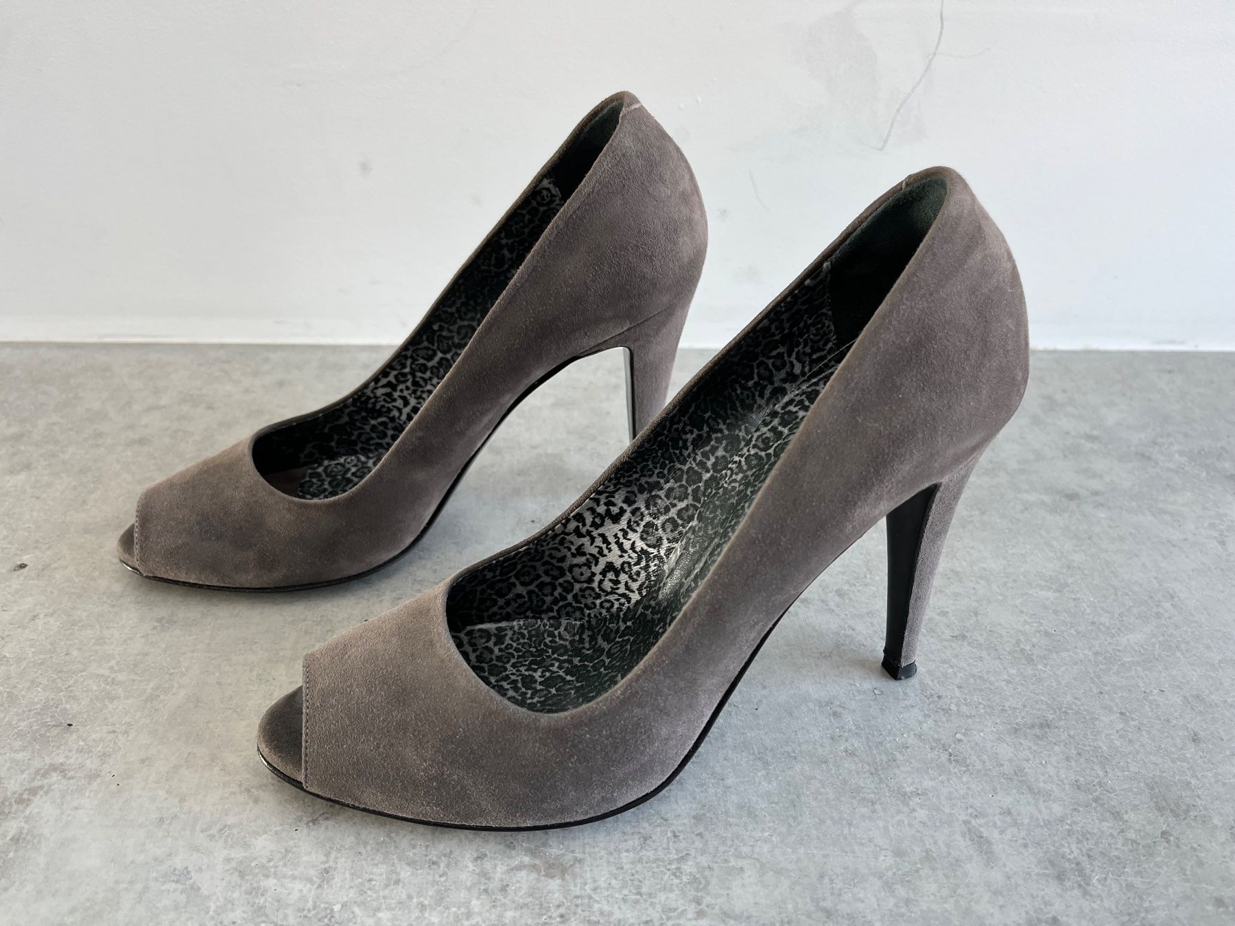 Bally Scarpe da donna: BALLY Peeptoes Pumps grau Gr. 38.5, NP: 525.- – Nuovo (secondo la descrizione) da Zollikofen venduto da spunk65 2
