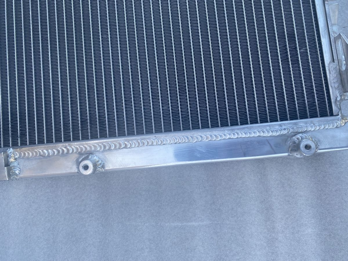 Mercedes-Benz Tutti pezzi di ricambio auto: Mercedes 190 E Aluminium Kühler Neu – Nuovo (secondo la descrizione) da St. Gallen venduto da Austin-1974 1