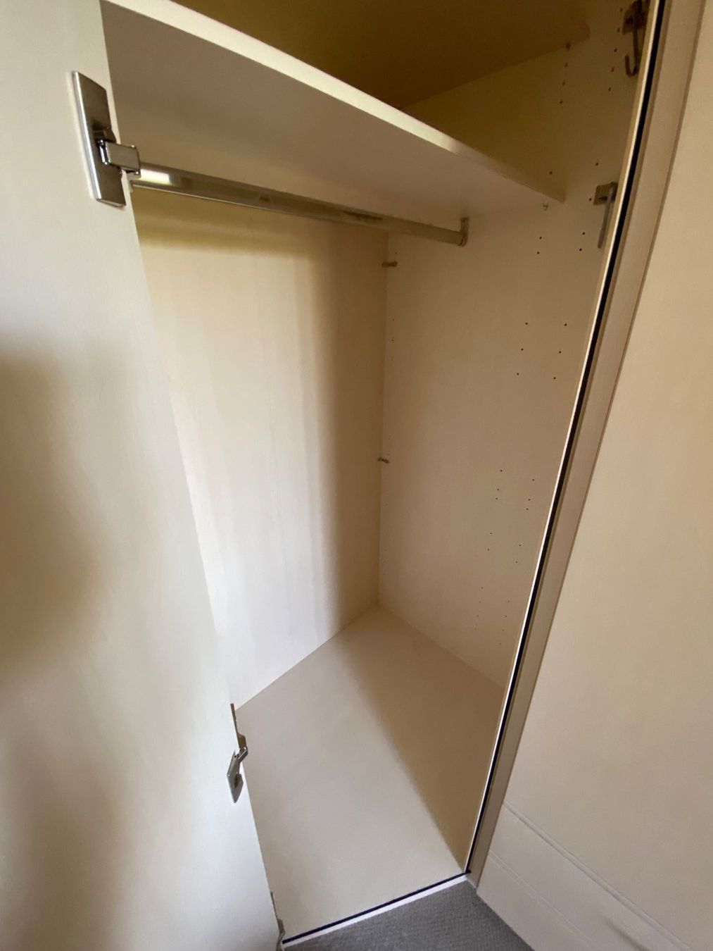 Armadi: Eckkleiderschrank hell Holzoptik mit Spiegel – Usato da Winterthur venduto da paris952 8