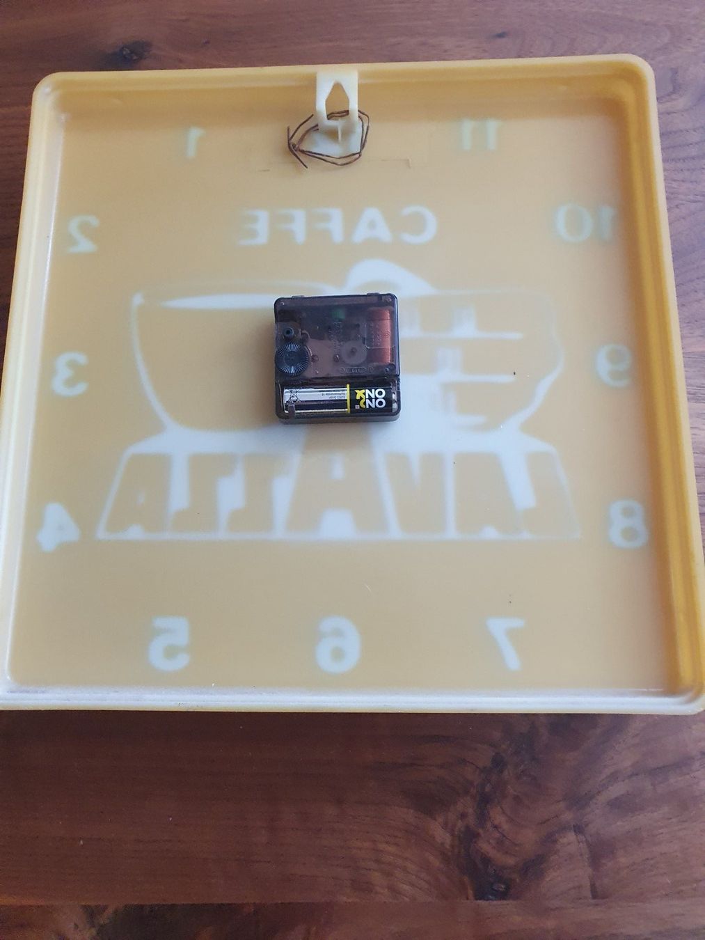 Kaffeemaschinen & Espressomaschinen: Caffe Lavazza    Uhr Vintage – Gebraucht aus Basel von M2 3