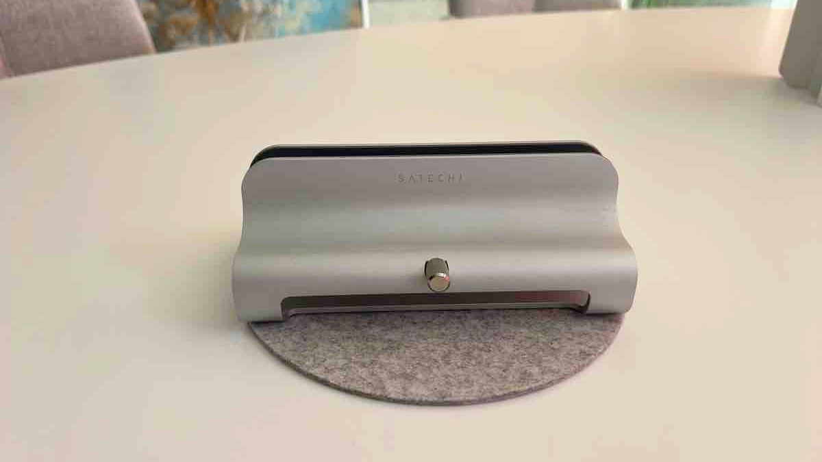 Wandhalterungen: Satechi  Notebook Halterung Aluminium – Gebraucht aus Schleinikon von mbr_jc95