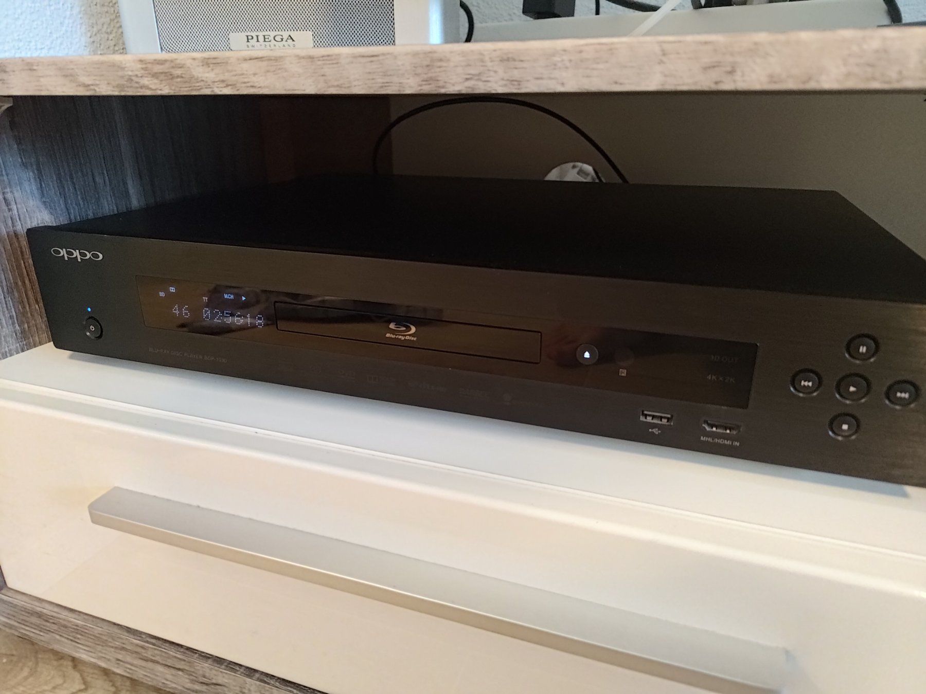 Oppo Audio- & Mediensysteme: Oppo BDP-103D Darbee Edition (Blu-ray-Player) – Gebraucht aus Uttwil von Reled