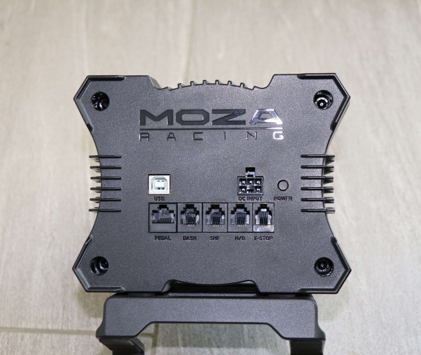 Moza Racing Controller: Moza R5 Set inkl. Kupplungspedal und Performance Kit – Gebraucht aus Holderbank AG von Pasci72 4