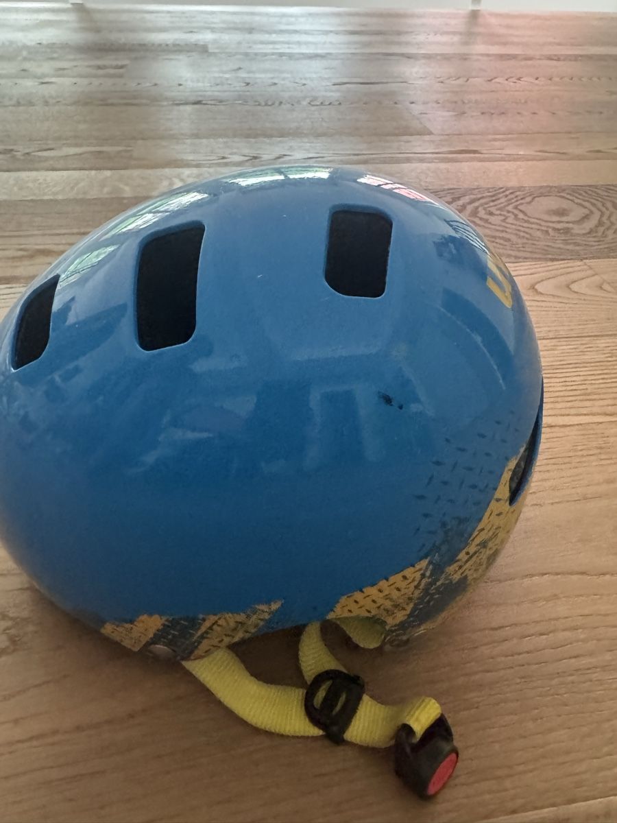 Caschi: Uvex Helm (Ski/Bike) – Usato da Horgen venduto da JekerZurich 1