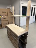 Regal aus Holz und Europaletten