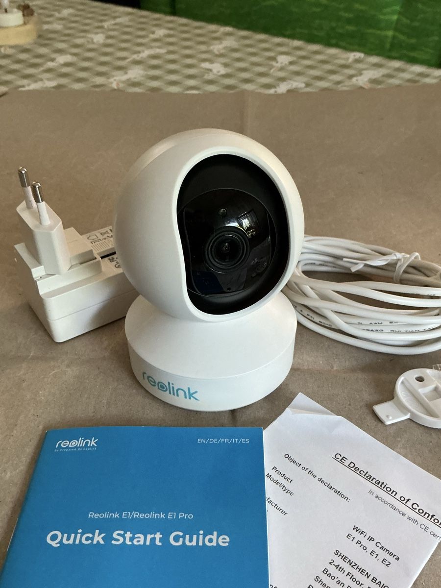 Reolink Systèmes d'alarme: Smart 5MP Wi-Fi PT Indoor Security Camera – Neuf (Voir description) à Jona par WaJaggi