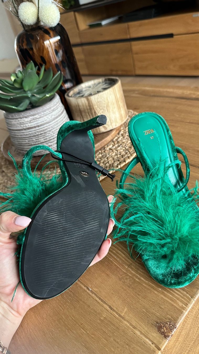 Sonstige Kleidung & Accessoires: Zara clogs – Gebraucht aus Cham von Ezhdoll 2