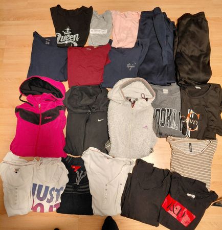 Grosses Kleiderpaket S-M passend