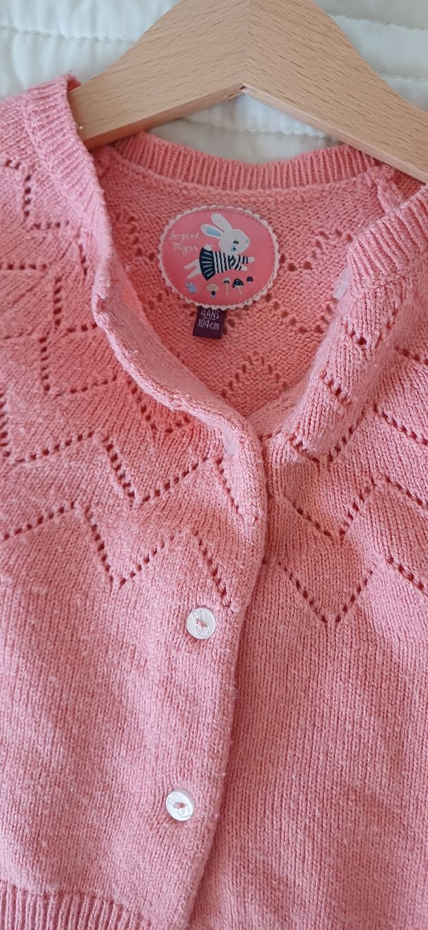 Autres vêtements fille: Kinder Strickjacke Grösse 104  – D'occasion à Riniken par Lessy- 1