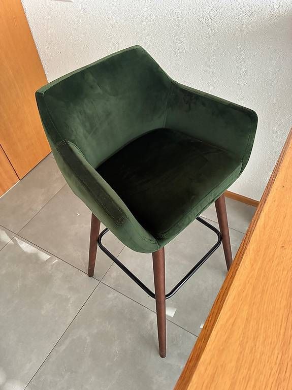 Tischset: Hochtisch mit Barhocker – Gebraucht aus Nebikon von nummer6824 1