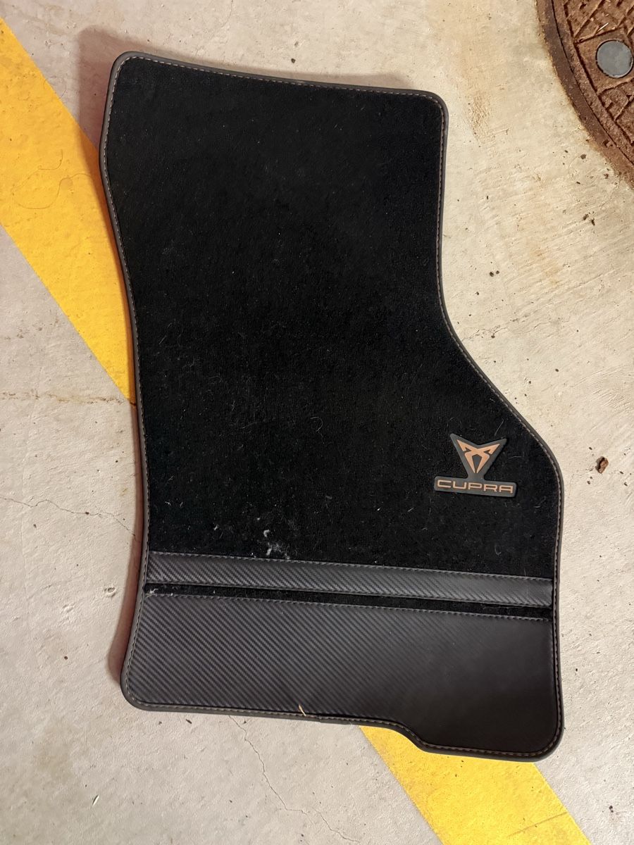 Cupra Tapis / Bacs: Cupra Fussmatten  – Neuf (Voir description) à oberrüti par lbr.leonie 1