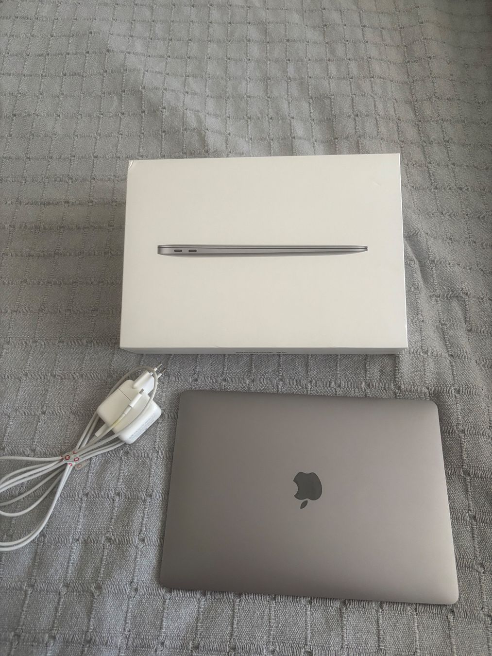 Apple Notebook: MacBook Air 13" (2019) - Space Grau – Usato da Brügg BE venduto da doppelrittberger