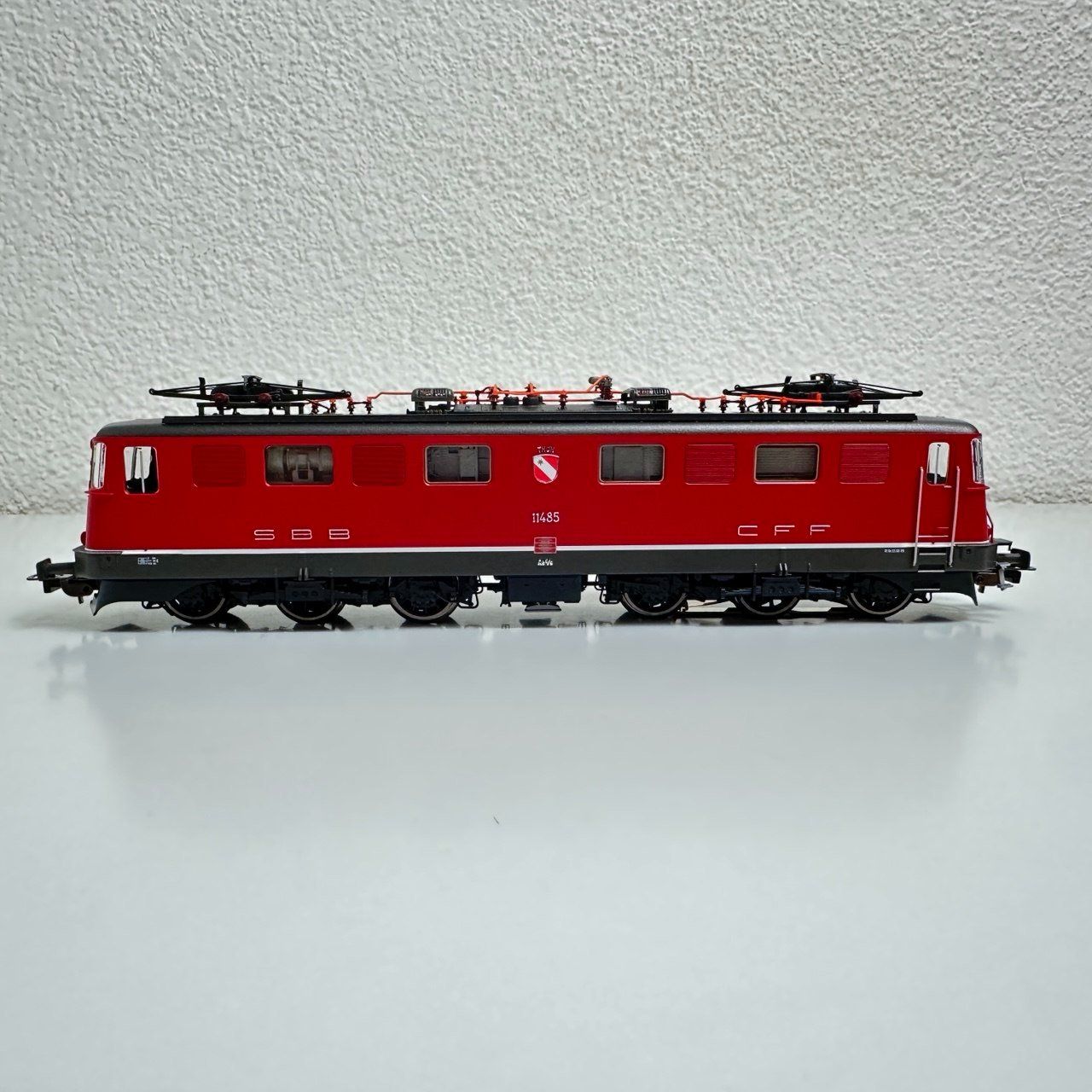 Piko Modellini di ferrovie: Piko 97206 Ae 6/6 SBB "Thun" rot  HO AC – Nuovo e nell'imballaggio originale da Dietikon venduto da Berin64 2