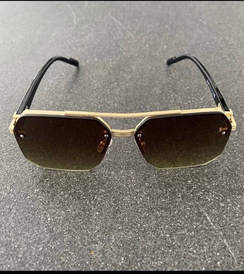 Occhiali & Lenti: Stylische Sonnenbrille – Usato da Sommeri venduto da Gim- 1